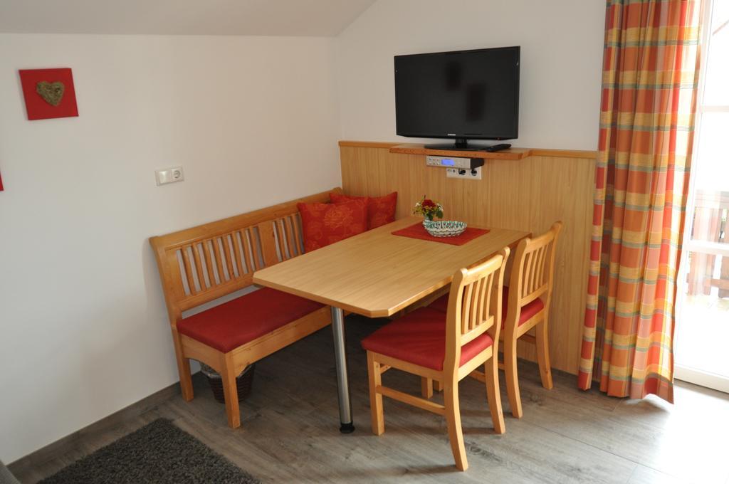 Haus Schreilechner Apartment Мариапфар Стая снимка